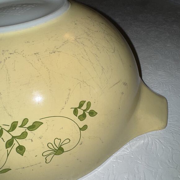 Vintage Pyrex Shenandoah Cinderella Nesting Mixing Bowl Largest 444 Yellow - Picture 3 of 9